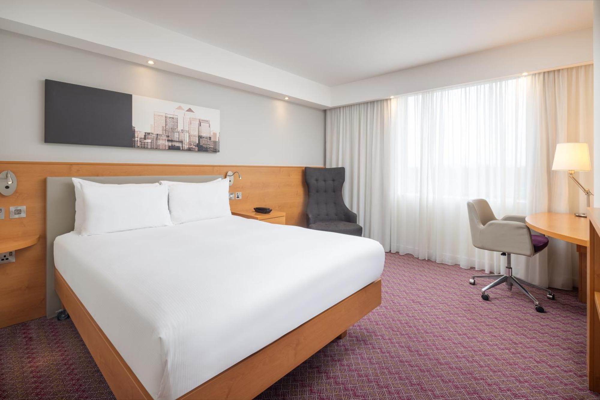 hampton by hilton london gatwick airport hotel